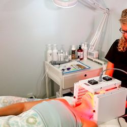 Binisimo Skincare & Acne Experts - Lightwave LED therapy