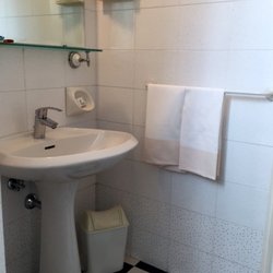 Hotel Regina - Monogrammed towels