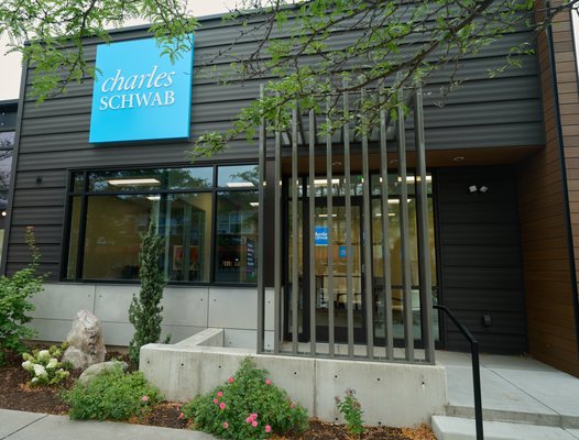 Charles Schwab by null