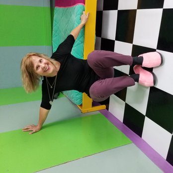 Denver Selfie Museum - Art Museums Near Me - Denver, Colorado