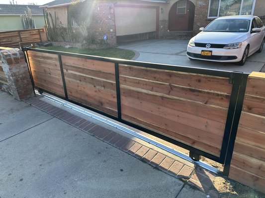 Wooden vehicle gate - Sliding gates we can make anything you wish Wooden vehicle gate - Sliding gates we can make anything you wish