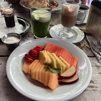 Caiman Tugurio - Fruit plate - Bars Near Me - Playa del Carmen, ROO Caiman Tugurio - Fruit plate - Bars Near Me - Playa del Carmen, ROO