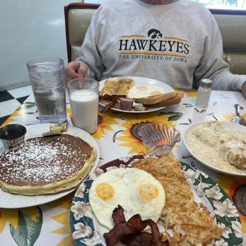 Doo-Dah Diner - Pancakes, biscuits, and gravy, eggs and hashbrowns were top-notch. My husband got the boring breakfast and believe me it was not boring.. - Diners Near Me - Wichita, Kansas Doo-Dah Diner - Pancakes, biscuits, and gravy, eggs and hashbrowns were top-notch. My husband got the boring breakfast and believe me it was not boring.. - Diners Near Me - Wichita, Kansas