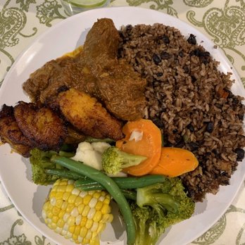 Gran Villa Restaurant - Salvadoran Near Me - Brooklyn, New York