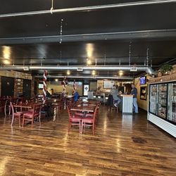 Tri Hop Brewery - Bar and inside seating area