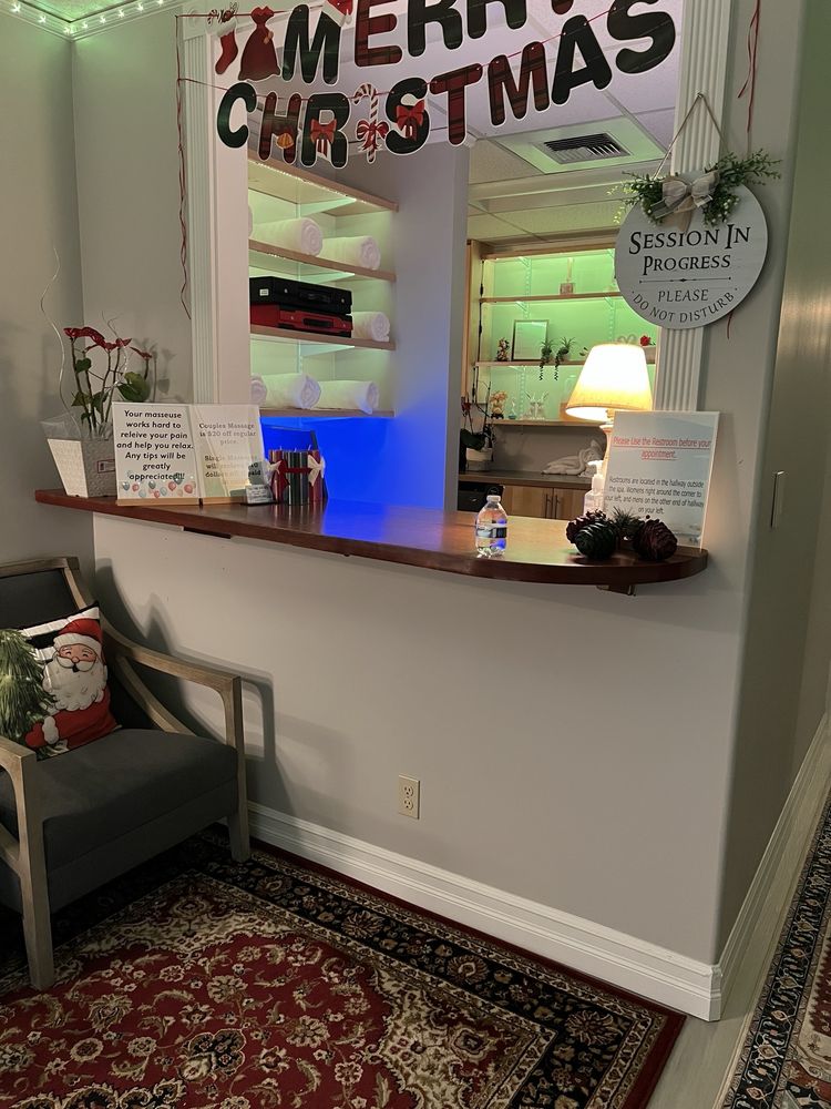 The Lake Day Spa Logo