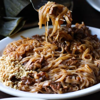 Chez Sovan - Stir Fried Rice Noodles with Beef $10.50 - Cambodian Near Me - San Jose, California Chez Sovan - Stir Fried Rice Noodles with Beef $10.50 - Cambodian Near Me - San Jose, California