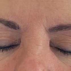 Peach Pit Beauty Hub - Top permanent eyeliner uneven and lacking crisp lines