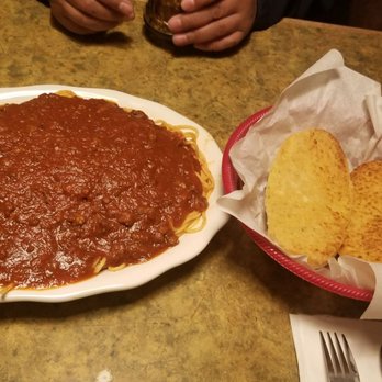 Vince's Spaghetti - Full order of spaghetti with meat sauce and garlic bread - Italian Near Me - Rancho Cucamonga, California Vince's Spaghetti - Full order of spaghetti with meat sauce and garlic bread - Italian Near Me - Rancho Cucamonga, California