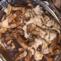 Ronnie's 2 For 1 Pizza - Poutine w extra cheese