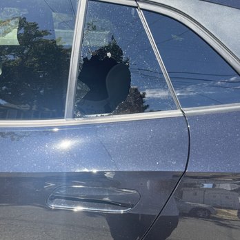 Mobile City Auto Glass - Our brand new ID.4 got targeted in DT Oakland :( Thankfully Hector came to the rescue! - Windshield Installation & Repair Near Me