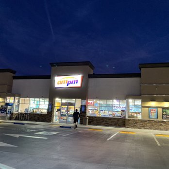 ARCO - Front of the store - Gas Stations Near Me - Visalia, California