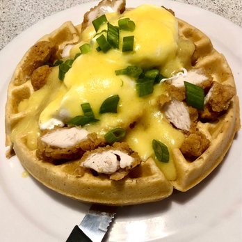 Mel's Diner - Chicken Waffle Benny - Diners Near Me - Waterloo, Ontario