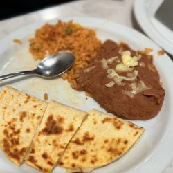 El Guero - Kids quesadilla plate