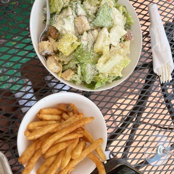 Defiance Ridge Vineyards - Caesar salad and fries - Wineries Near Me - Defiance, Missouri