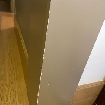 Martis Palace Hotel - Never been in a 4.5 star hotel where paint cheating off walls - Hotels Near Me - Rome, RM Martis Palace Hotel - Never been in a 4.5 star hotel where paint cheating off walls - Hotels Near Me - Rome, RM
