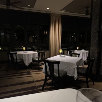 Ruth's Chris Steak House - indoor seating - Steakhouses Near Me - Wailea-Makena, Hawaii
