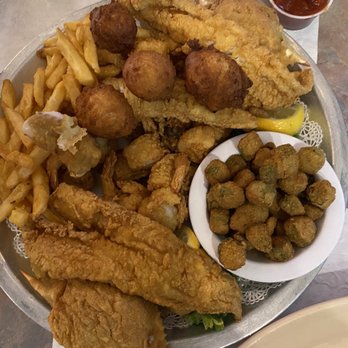 Pier 6 Seafood & Steak House - Platter 4 2. - Seafood Near Me - MacClenny, Florida