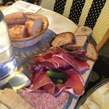 Le Petit Cler - Full bread board - Bistros Near Me - Paris, 75