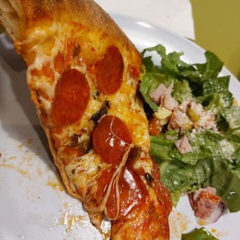 Flippers Pizza - Slices were a little bit greasy but add great flavor - Pizza Near Me - Lake Mary, Florida Flippers Pizza - Slices were a little bit greasy but add great flavor - Pizza Near Me - Lake Mary, Florida