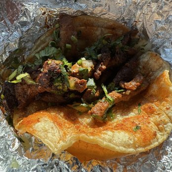 El Tragon Taqueria - Mexican Near Me - Chicago, Illinois