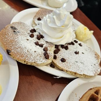 Eggs 'n Things - Waikiki Beach Eggspress - Chocolate chip pancakes - Breakfast & Brunch Near Me - Honolulu, Hawaii