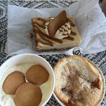 Red Dessert Dive - Seasonal Cheesecake, Banana Pudding, peach cobbler. - Desserts Near Me - Houston, Texas