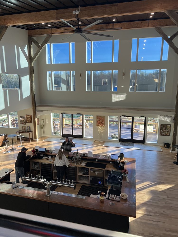 EVERLEIGH VINEYARDS & BREWING COMPANY Updated April 2024 10 Photos