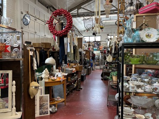 CAPITAL CITY ANTIQUE MALL - 193 Photos & 59 Reviews - 959 S West Temple ...