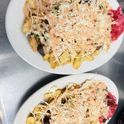La Fonda Restaurant - PLATILLOS TÍPICOS