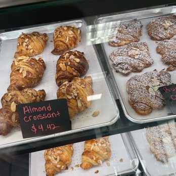 Le Croissant - Bakeries Near Me - Greenwood, Indiana