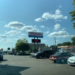 Exterior photo of Walgreens - Memphis, Tennessee Exterior photo of Walgreens - Memphis, Tennessee