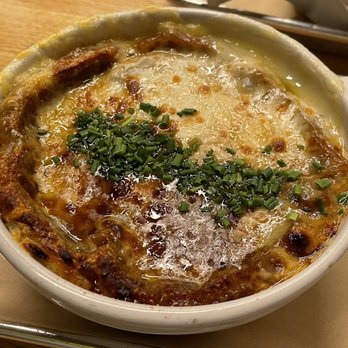 Avenue American Bistro - French onion soup - Sports Bars Near Me - Wayne, Michigan