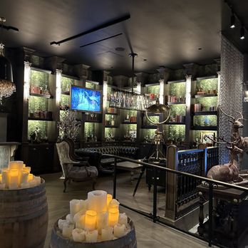 Wolf by Vanderpump at Caesars Republic Lake Tahoe - Lounge area. - American Near Me - Stateline, Nevada Wolf by Vanderpump at Caesars Republic Lake Tahoe - Lounge area. - American Near Me - Stateline, Nevada