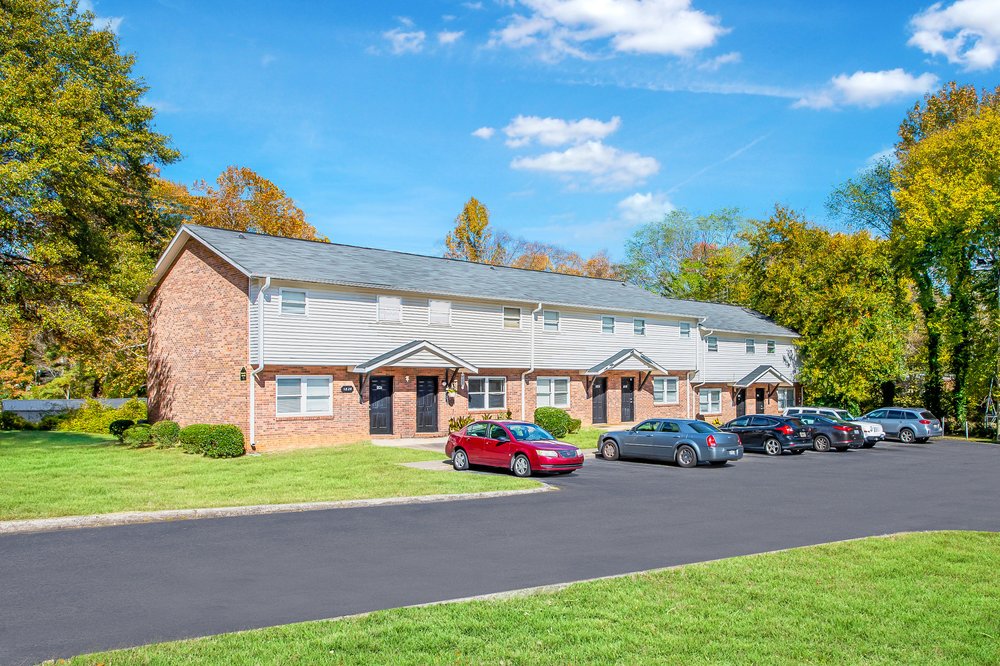 CROWDERS VIEW TOWNHOMES Updated July 2024 33 Photos 1926 Hartford