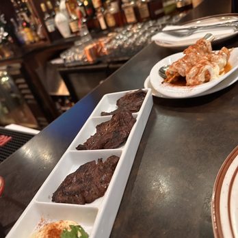 Mompou Tapas Bar & Restaurant - Medallones De Carne - Spanish Near Me - Newark, New Jersey