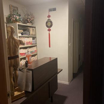 Tsai T K PHD - This is his office, so warm and comfortable. - Acupuncture Near Me - Glendale, California Tsai T K PHD - This is his office, so warm and comfortable. - Acupuncture Near Me - Glendale, California
