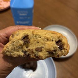 Chocolate chip cookie