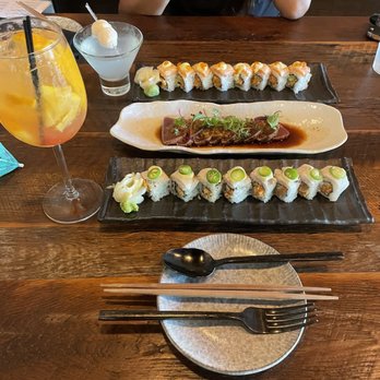 Otoro - Salmon Aburi roll, Tuna Tataki, Katana roll - Sushi Bars Near Me - Plantation, Florida