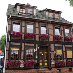 Hafencafe Felicitas - Blick auf das Lokal, links gehts zu Biergarten und zum Hafen