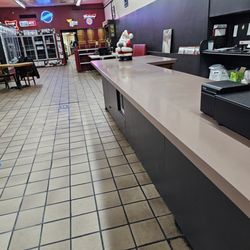 Louie's - Pick up side