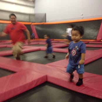 iTrampoline - Trampoline Parks Near Me - Waipahu, Hawaii