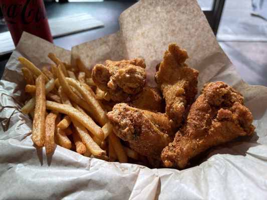 D&N Hot Wings by null