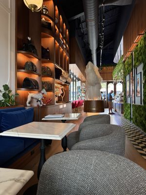 PUCCI Café by null
