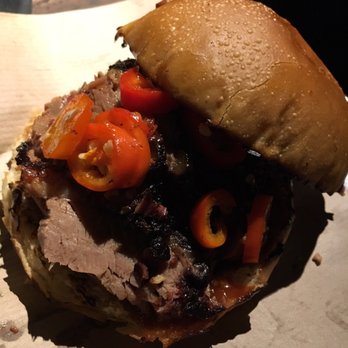 Smokestak - Brisket bun - Barbeque Near Me - Shoreditch, XGL