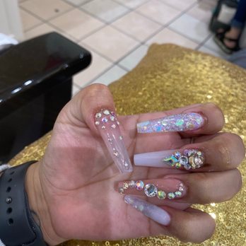 The Nail Kitchen - April set left-hand - Nail Salons Near Me - Magnolia, Texas The Nail Kitchen - April set left-hand - Nail Salons Near Me - Magnolia, Texas