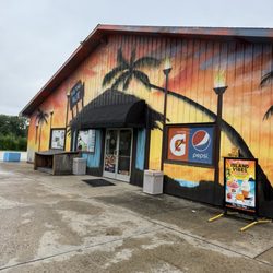 Tiki Hut - Colorful and fun