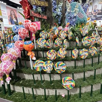 IT'SUGAR - Candy Stores Near Me - Universal City, California