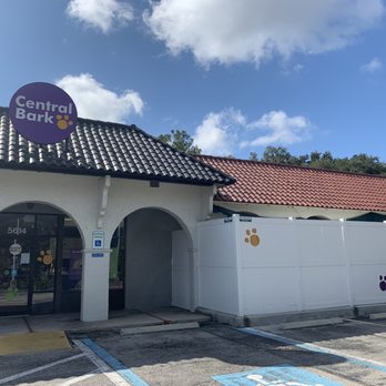 Central Bark Jacksonville - Convenient location in Lakewood - The image shows the storefront of Central Bark Jacksonville, including its signage, building facade, and parking spaces in front. - Pet Groomers Near Me - Jacksonville, Florida