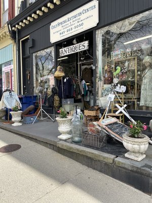 Cold Spring Antiques Center by null